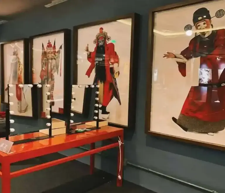Tianleyuan Theatre Peking Opera Show
