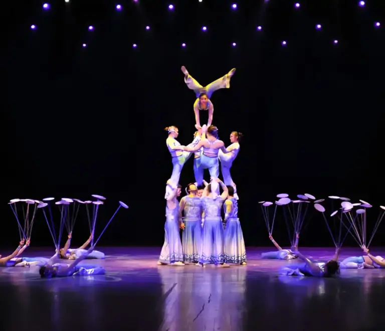 Red Theatre Acrobatics Show