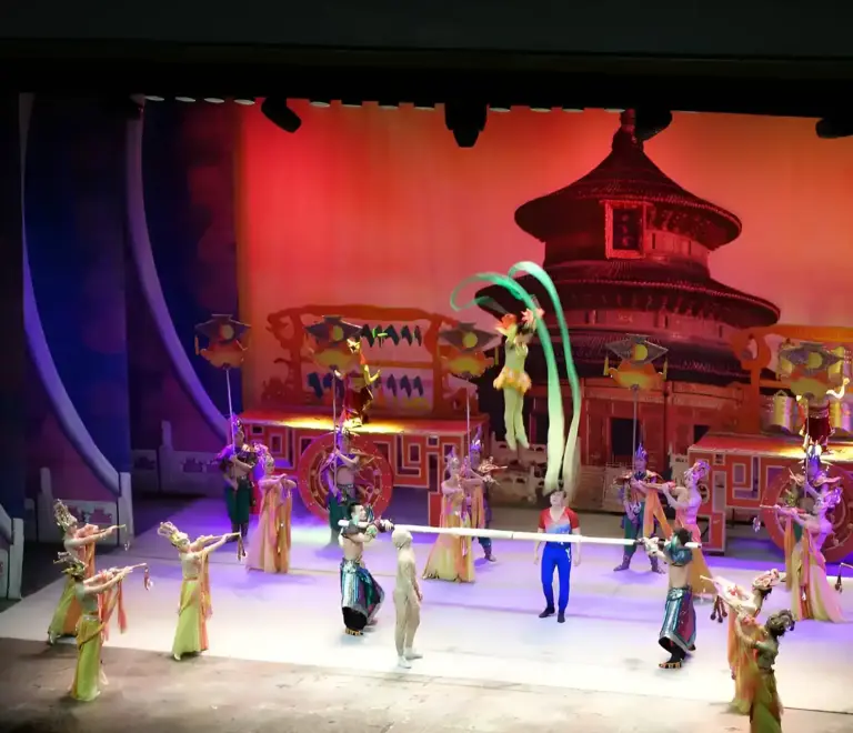 Red Theatre Acrobatics Show