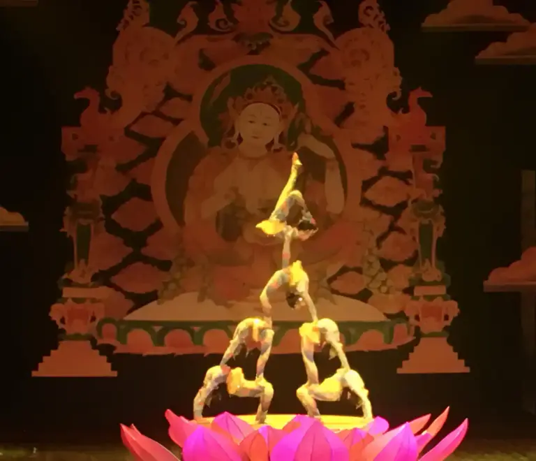 Red Theatre Acrobatics Show