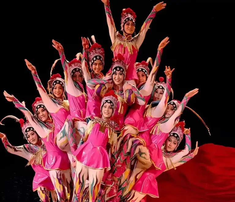Red Theatre Acrobatics Show